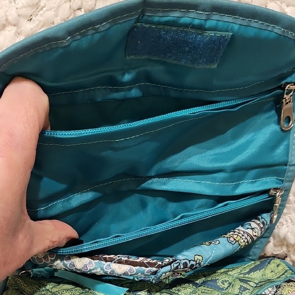 Modella Blue and Green Travel Jeweley Bag with Quilted Design - Picture 10 of 16